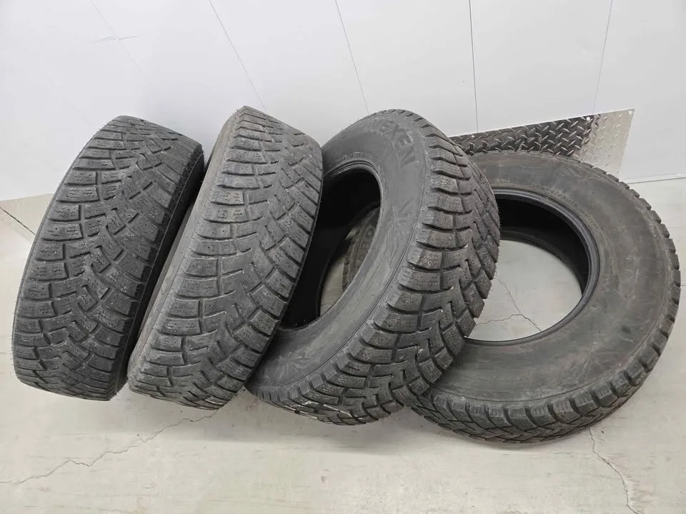 Nexen Winguard Winter Tires- LT275/70R18 image indicator(6)