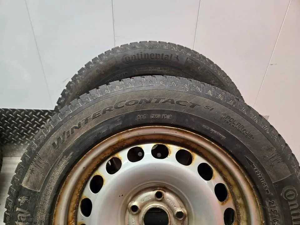 Continental Winter Contact Tires- 215/65R16 image indicator(6)