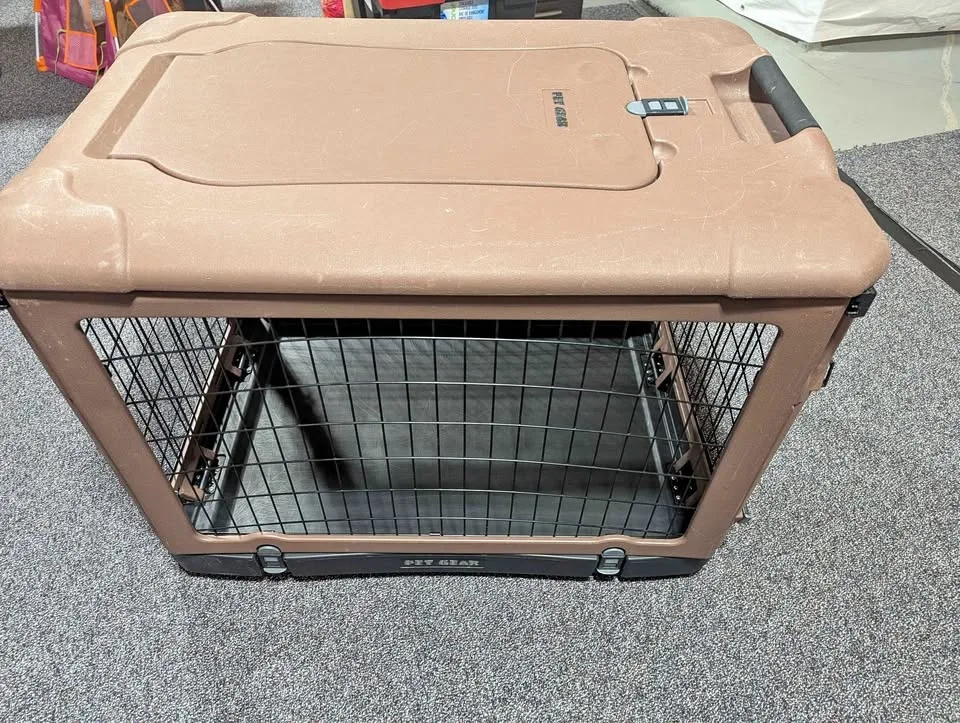 Pet Gear folding kennel