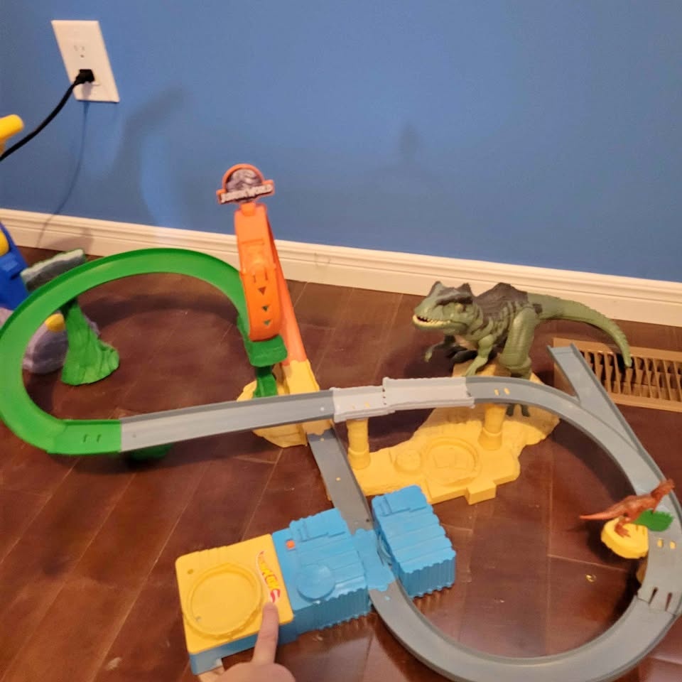 GUC Hot Wheels Jurassic Park car track