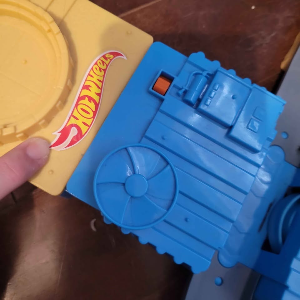 GUC Hot Wheels Jurassic Park car track - photo 2