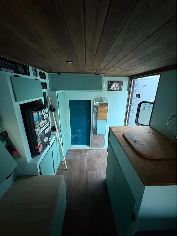 2013 Chevrolet Express image indicator(2)