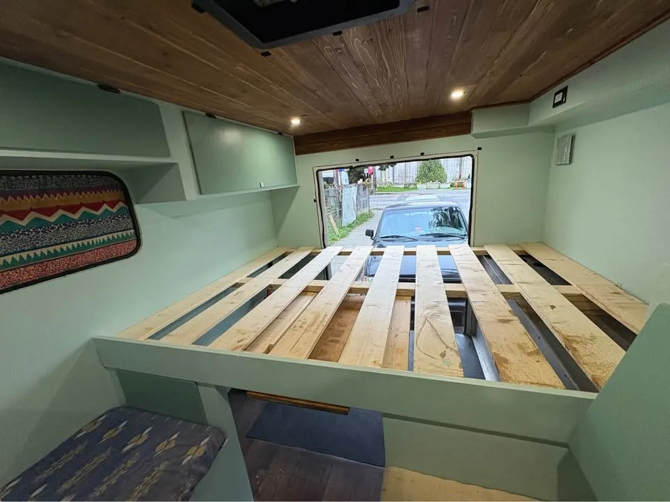 2013 Chevrolet Express image indicator(3)