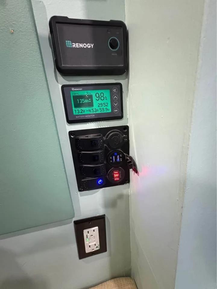 2013 Chevrolet Express image indicator(8)