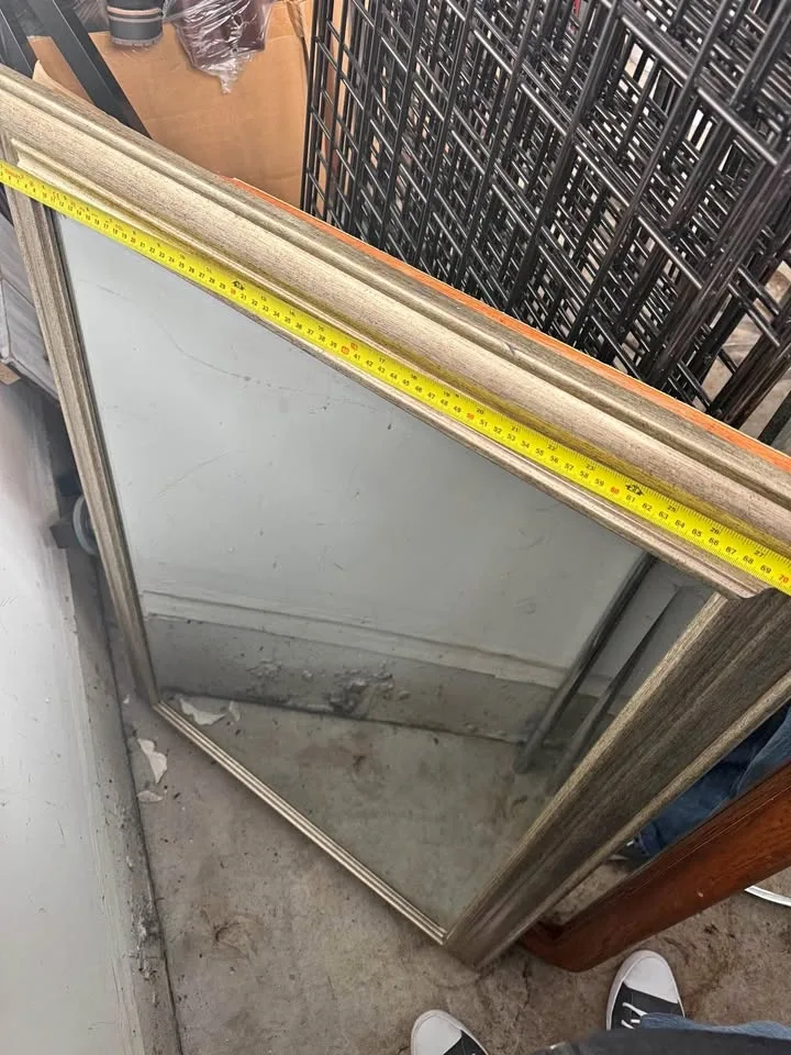 42” x 27” MIRROR (HOMESENSE)