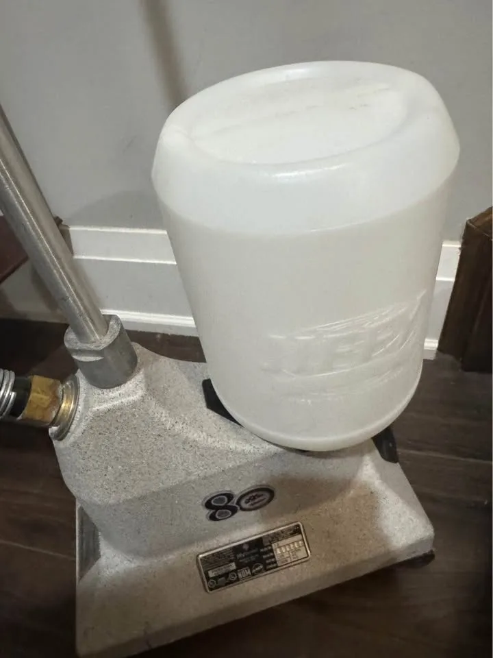 JIFFY J-2 COMMERCIAL/INDUSTRIAL GRADE STEAM CLEANER image indicator(4)