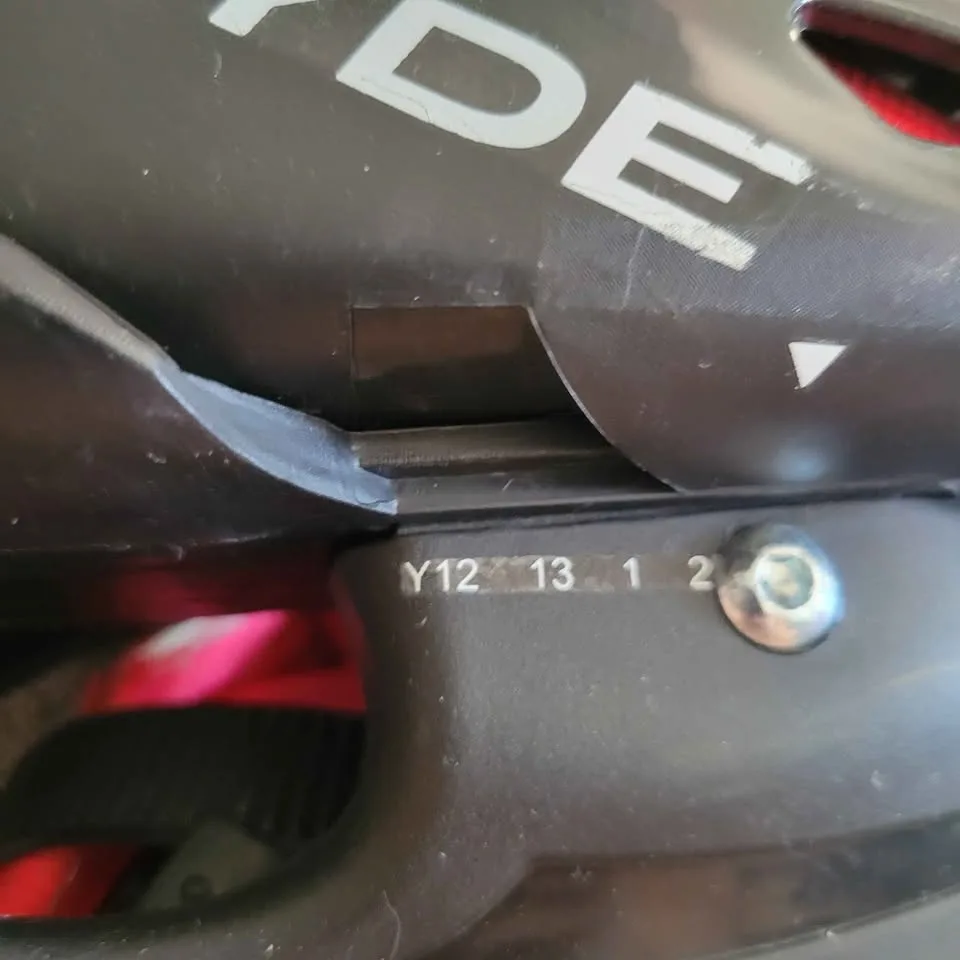 EEUC Adjustable boy's ice skates sz 12 to 2 image indicator(2)