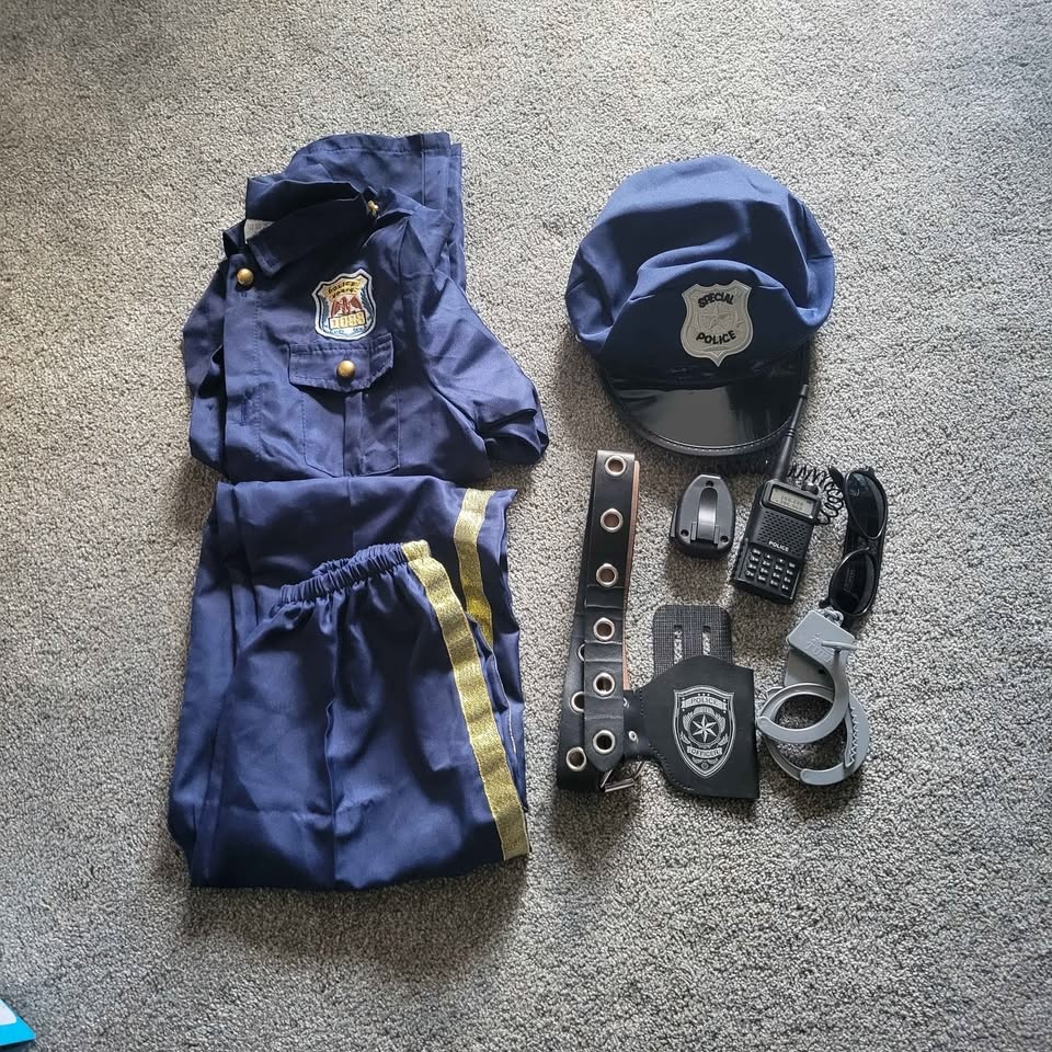 EUC Police costume - photo 3