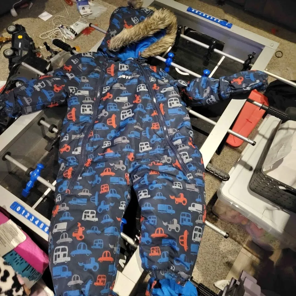 EEUC Gusti sz 18/24 months snowsuit