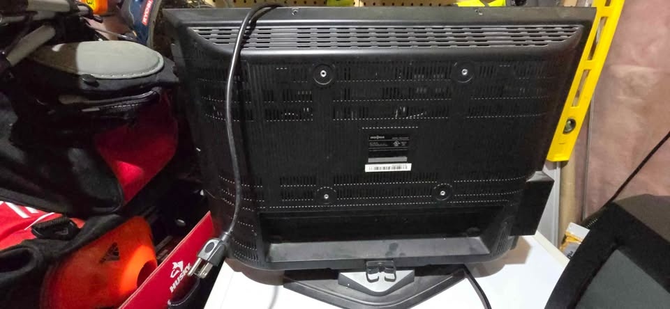 Retro gaming Insignia 26" LCD TV - Model NS-LCD26F - photo 4