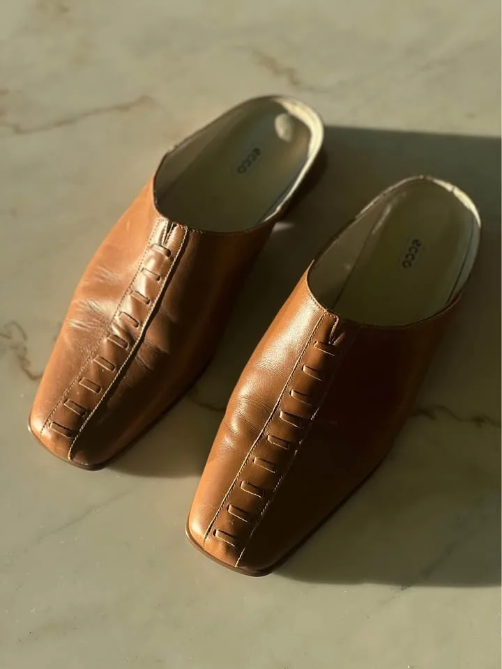 Brown leather Ecco slip-on mules