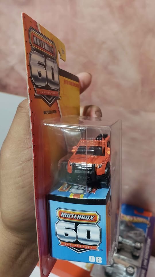 Matchbox 60th Anniversary 2012 Ford Explorer - photo 3