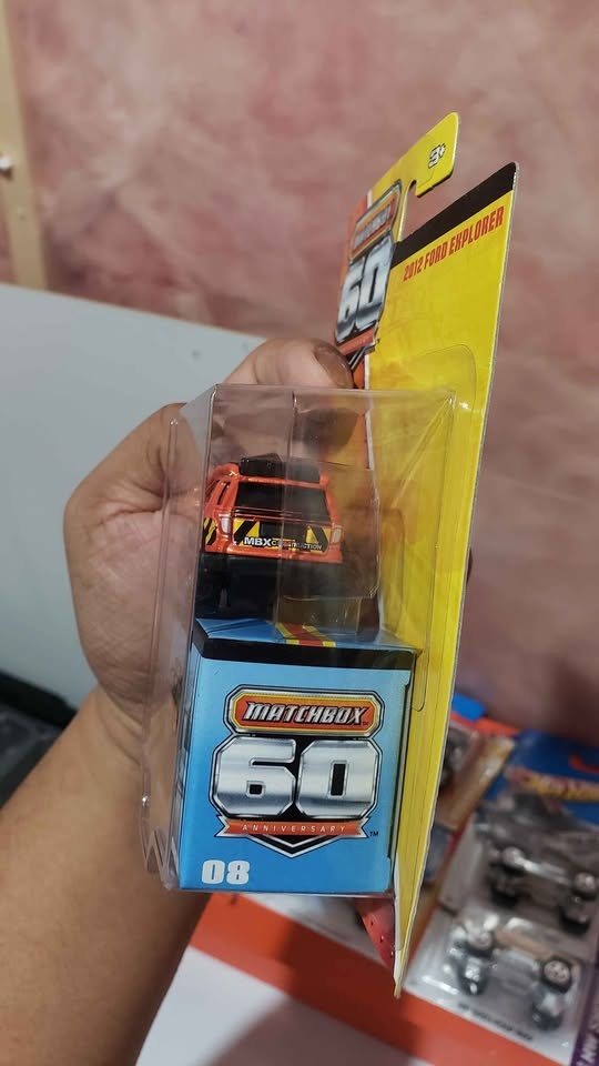 Matchbox 60th Anniversary 2012 Ford Explorer - photo 4