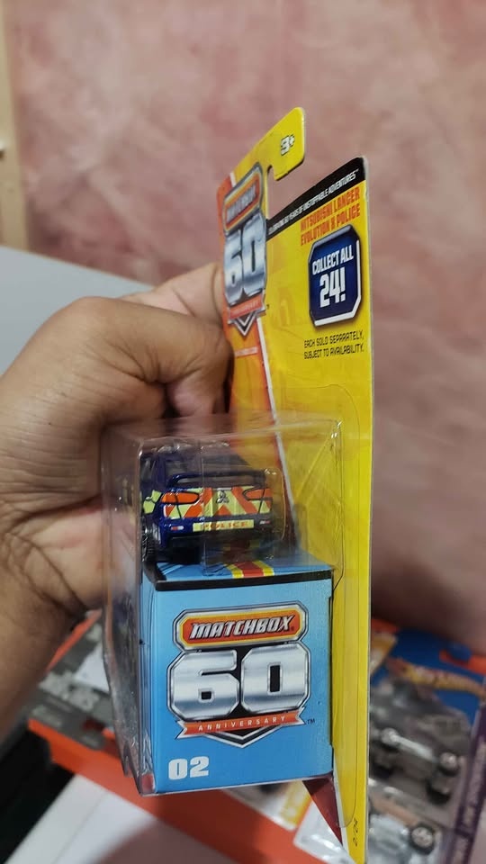 Matchbox Mitsubishi Lancer Evolution X Police Car - photo 3