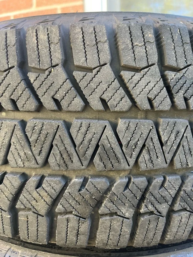 Kia Seltos K5 Bridgestone winter alloy TPMs OEM package image indicator(10)