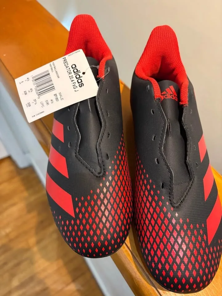 Adidas Football/Soccer Shoes image indicator(3)