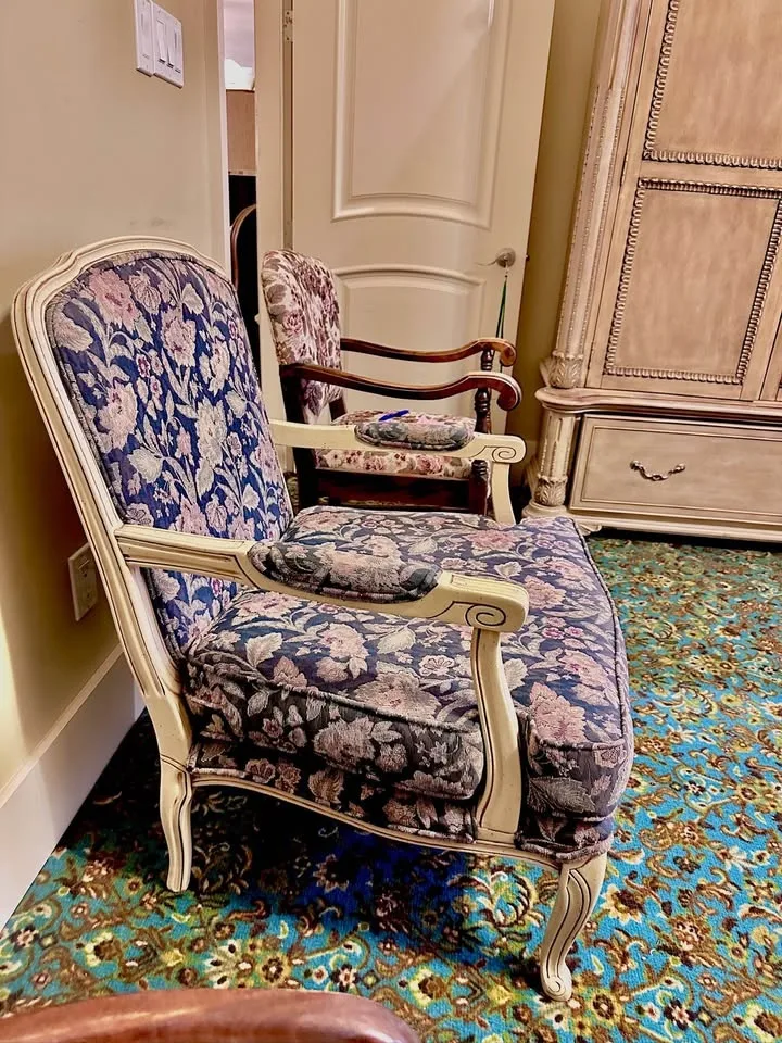 Vintage Floral Carved-Frame Armchair image indicator(4)