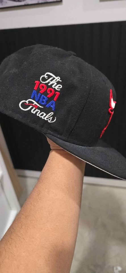 New Era Chicago Bulls 1991 NBA Finals Hat - photo 2