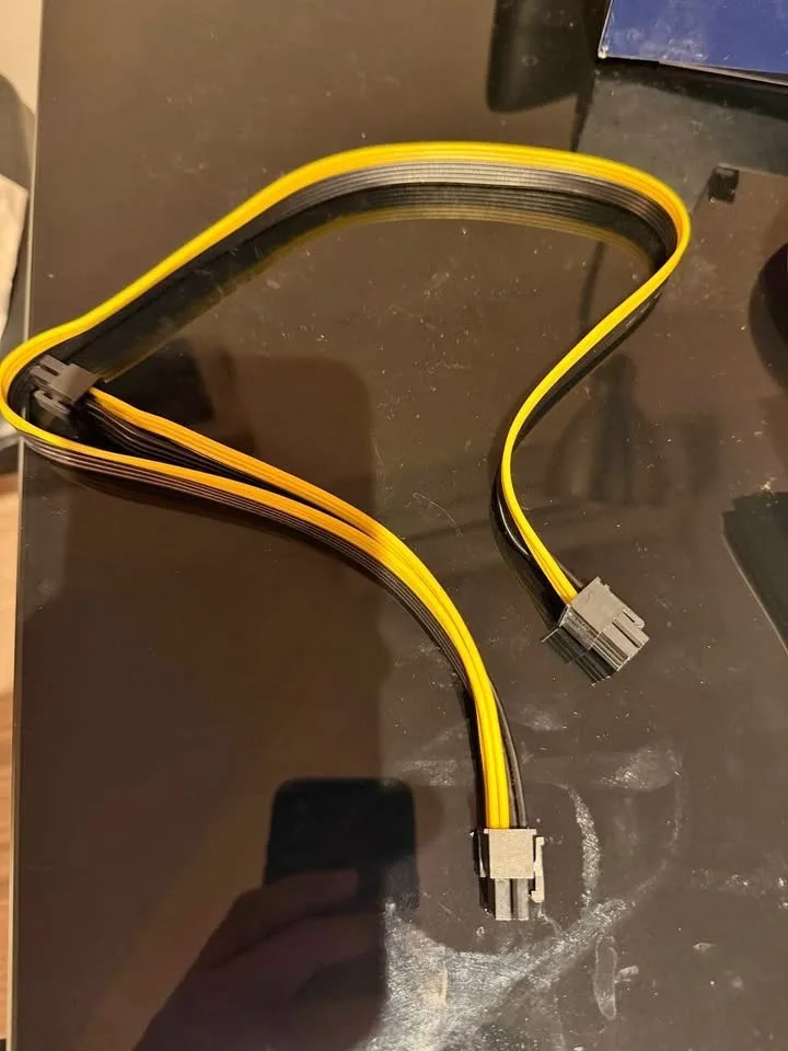 DKARDU 8 pin Male to Dual 2 x 8 Pin Male PCIe cable