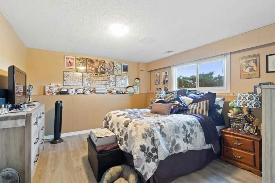 2 Beds 1 Bath - House image indicator(2)