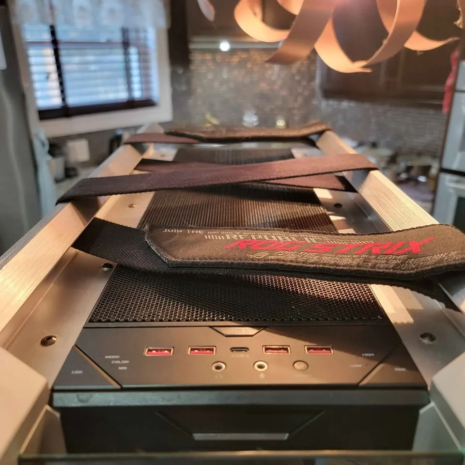 ASUS ROG Strix Helios GX601 White Edition PC Case image indicator(3)