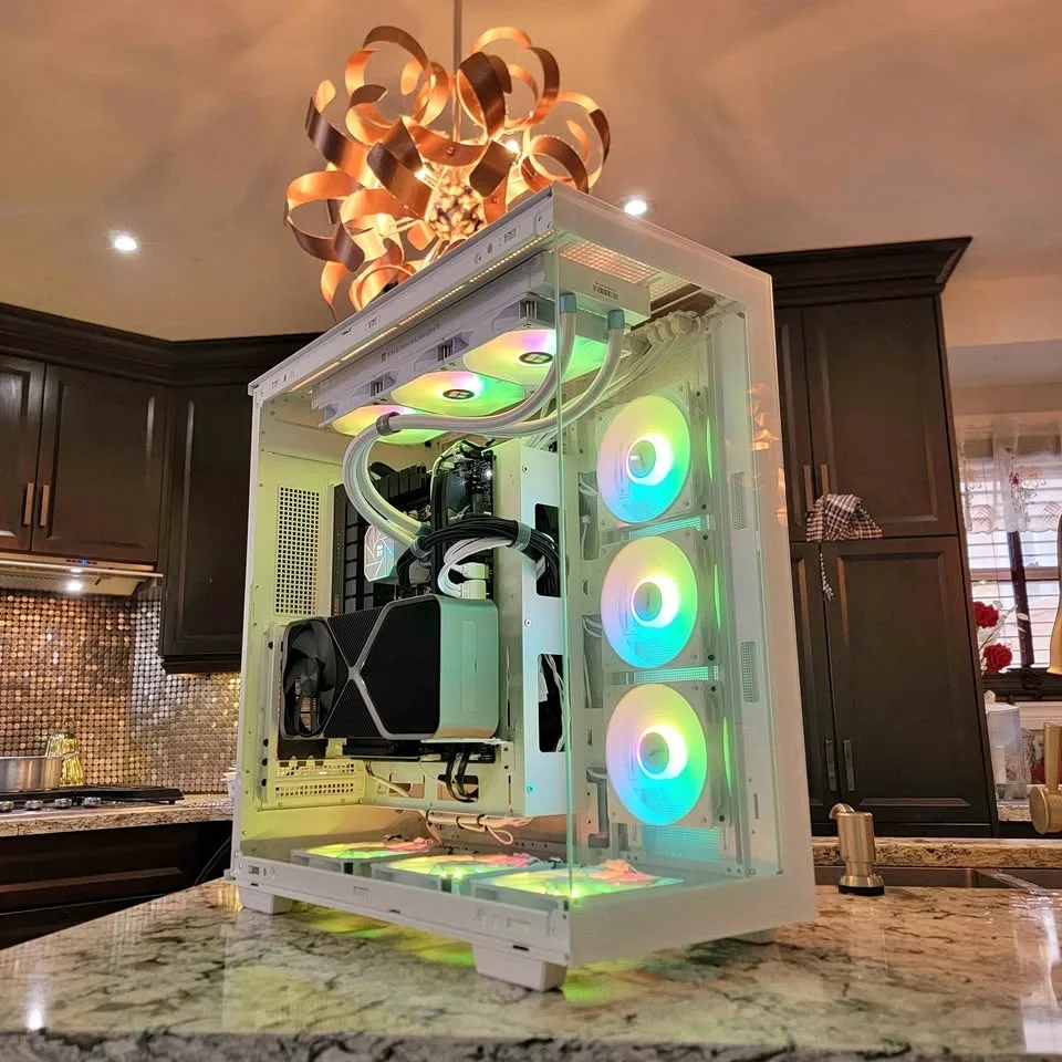 CUSTOM GAMING PC : Ryzen 9 7900x / RTX 4080 / 32GB