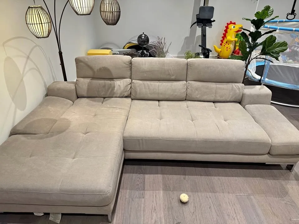 Mobilia Sectional Couch