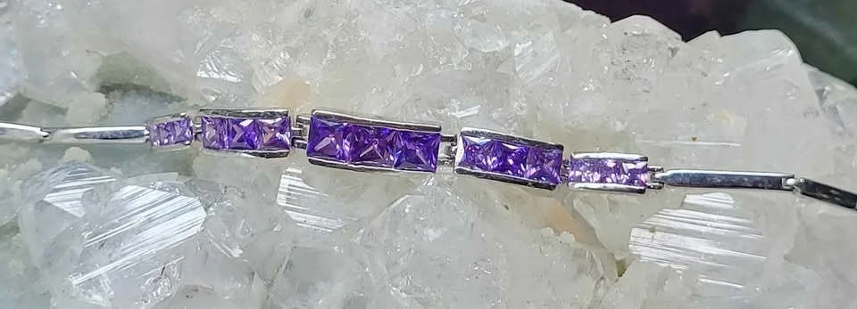Amethyst and Steeling Silver Bracelet image indicator(2)