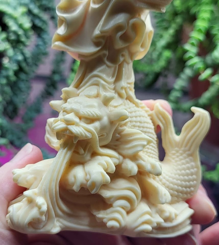 Guanyin hand carved statue - photo 2