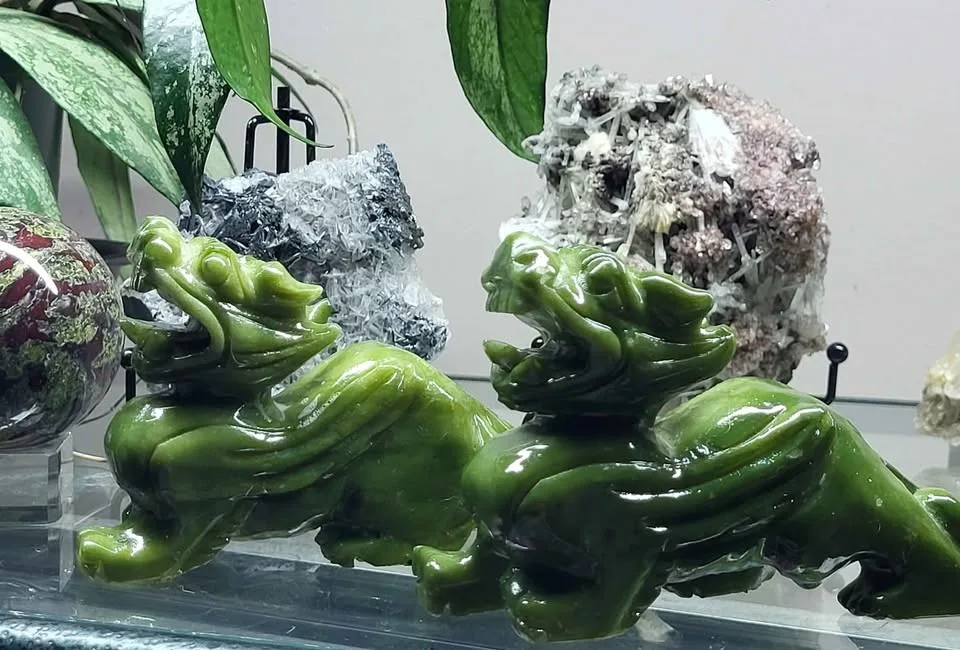 Xiuyan Jade Pixiu Crystal Carving image indicator(5)