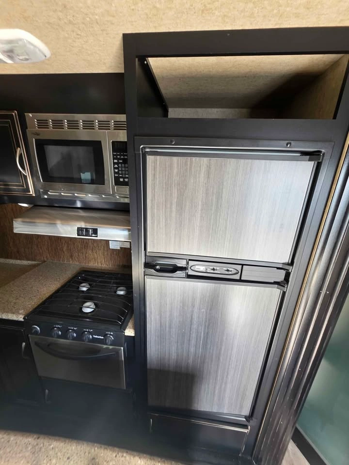2015 Heartland Torque 5th Wheel Toyhauler - photo 5