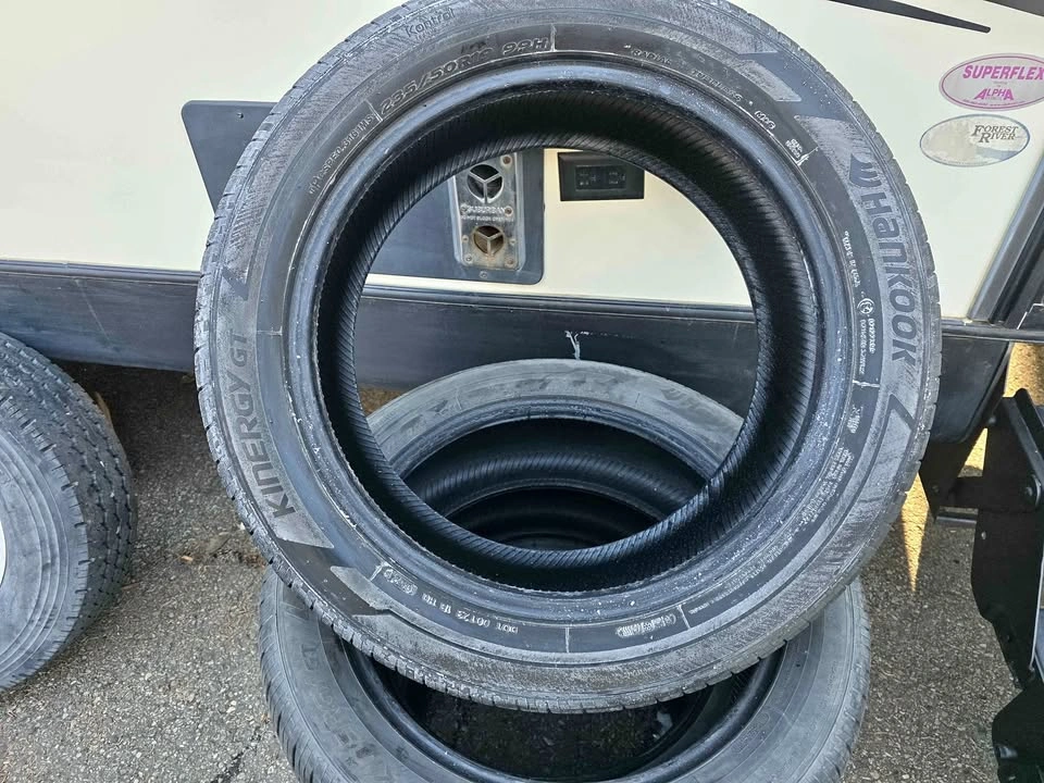 4 HANKOOK KINERGY GT 235/50R19 99H