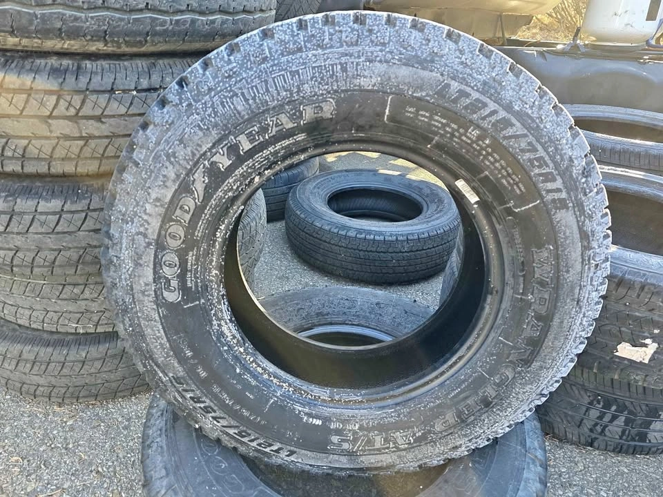 2 Goodyear Wrangler AT/S LT215/75R15 106/ 103S M+S