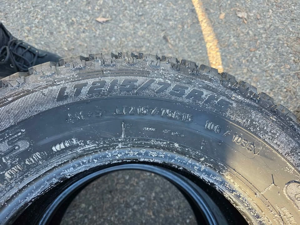 2 Goodyear Wrangler AT/S LT215/75R15 106/ 103S M+S - photo 3