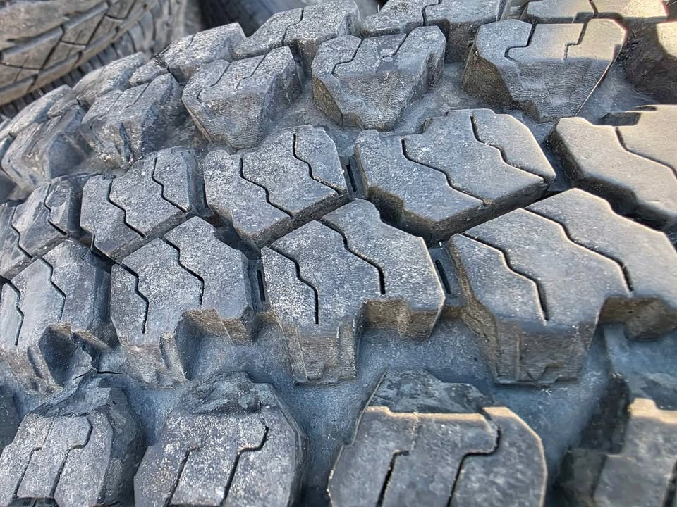 2 Goodyear Wrangler AT/S LT215/75R15 106/ 103S M+S - photo 4