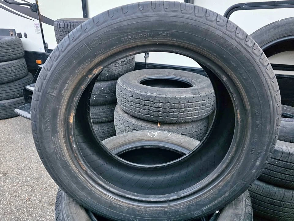 4 Michelin Defender 225/50R17 94T