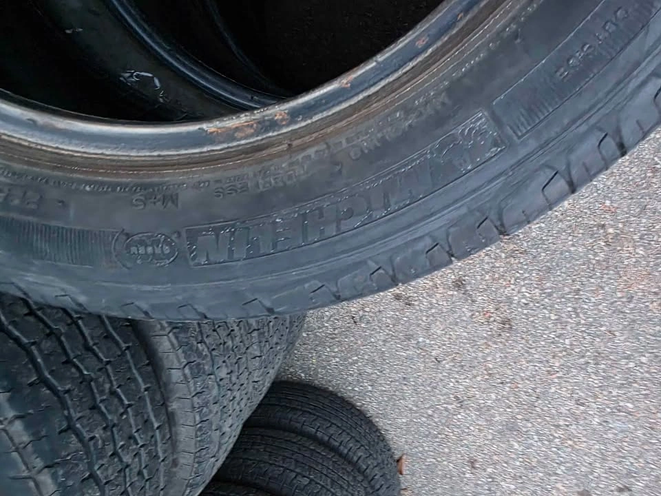 4 Michelin Defender 225/50R17 94T - photo 3