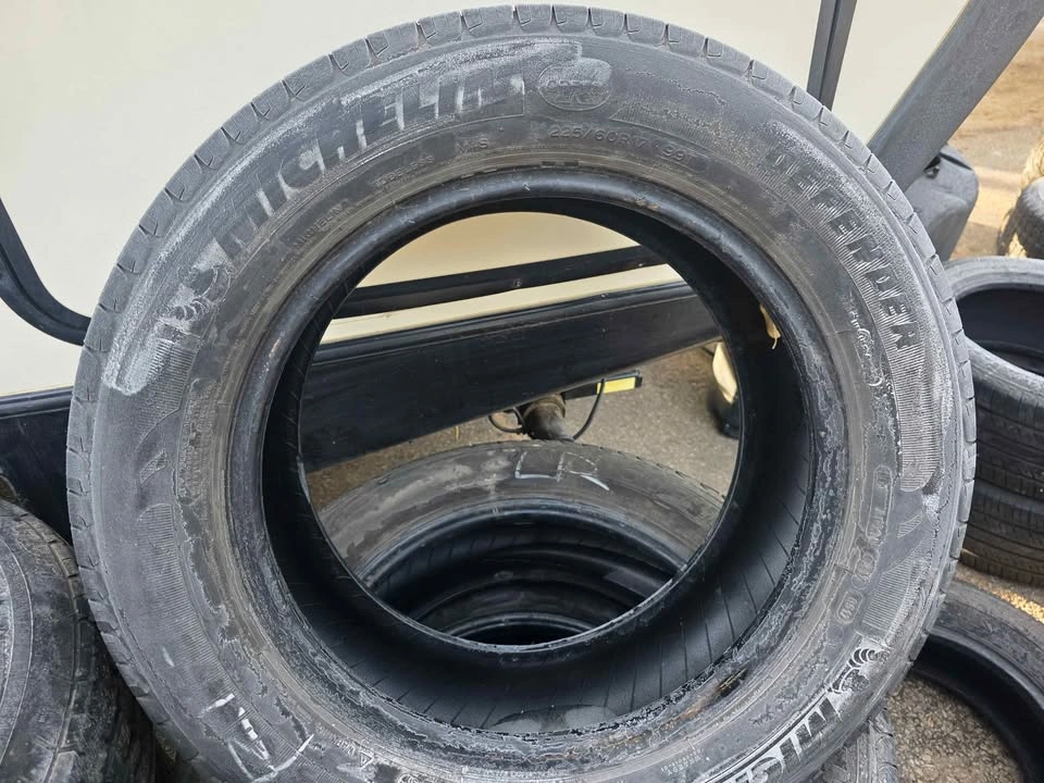 4 Michelin Defender 225/60R17 - photo 2