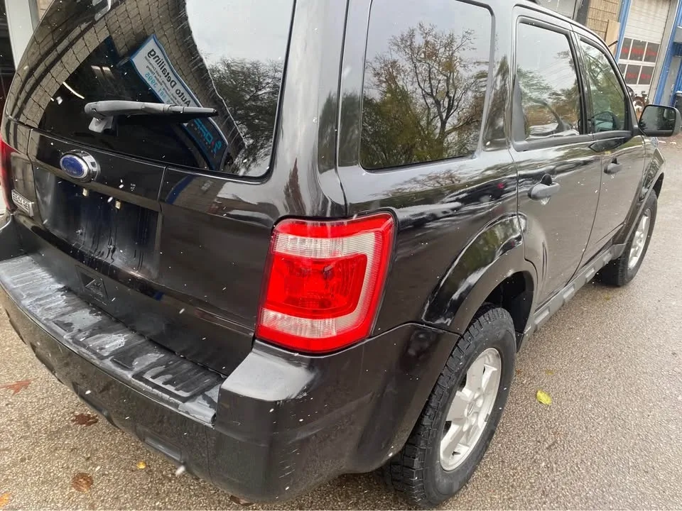 2011 Ford Escape image indicator(2)