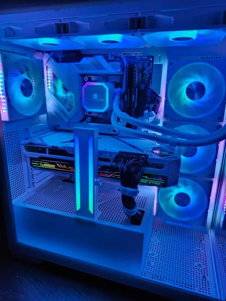 High- End gaming PC, Core i7, RTX 3080, 32 GB RAM, 1 TB SSD image indicator(4)