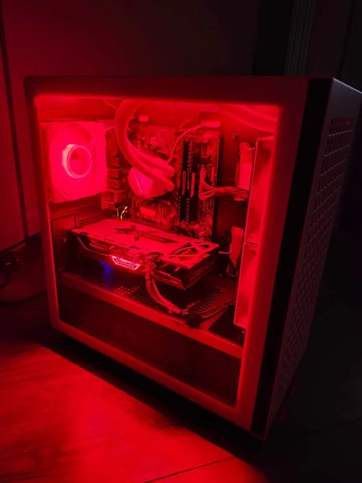 Gaming PC, Ryzen 5, RX 6600 XT, Water cooled image indicator(4)