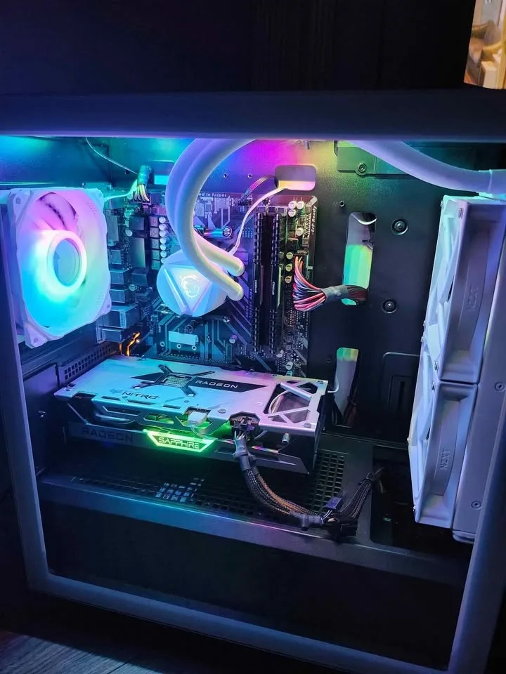 Gaming PC, Ryzen 5, RX 6600 XT, Water cooled image indicator(8)