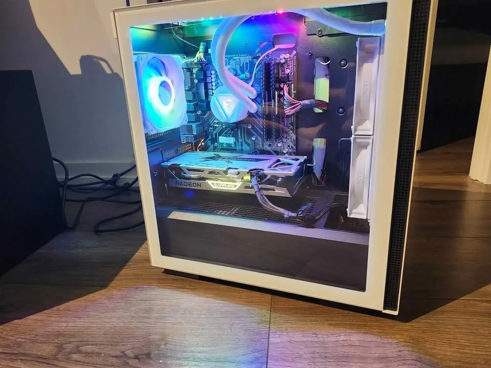 Gaming PC, Ryzen 5, RX 6600 XT, Water cooled image indicator(9)