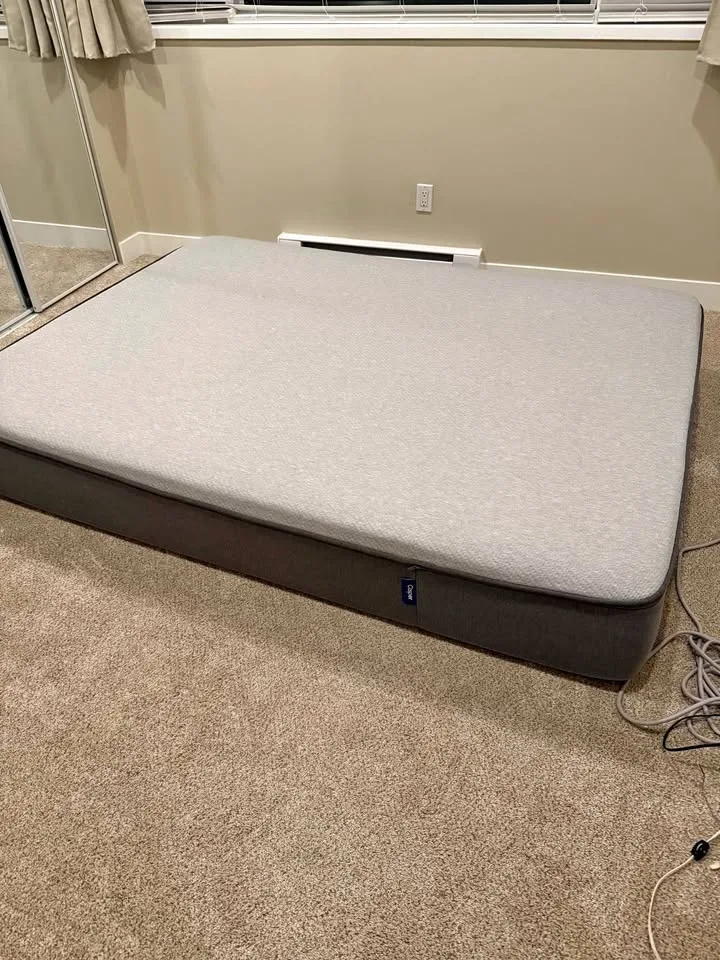 Casper Queen size matress.