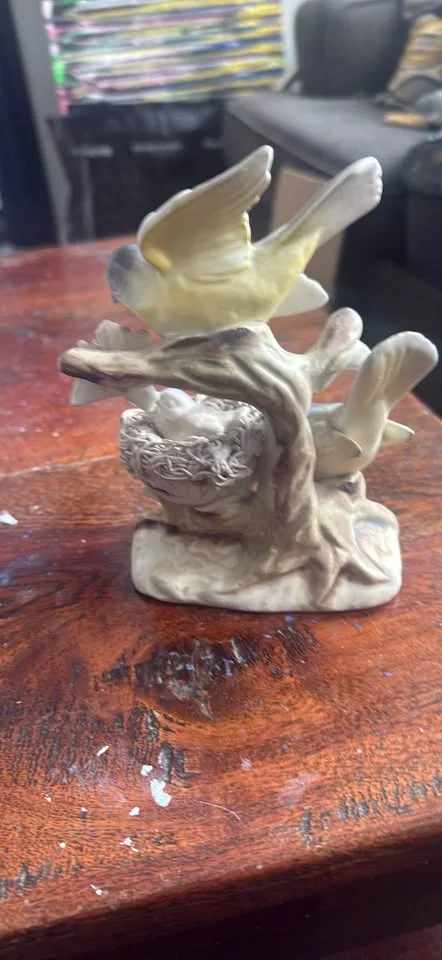 vintage porcelain figurine mother bird with her baby birds image indicator(2)