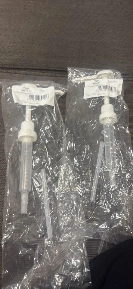 2 gallon shampoo pumps image indicator(2)