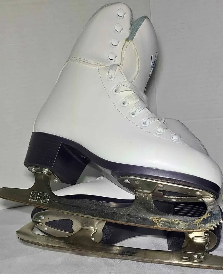 Women's skates