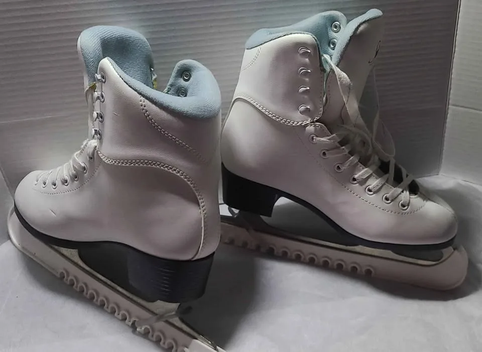 Women's skates image indicator(2)