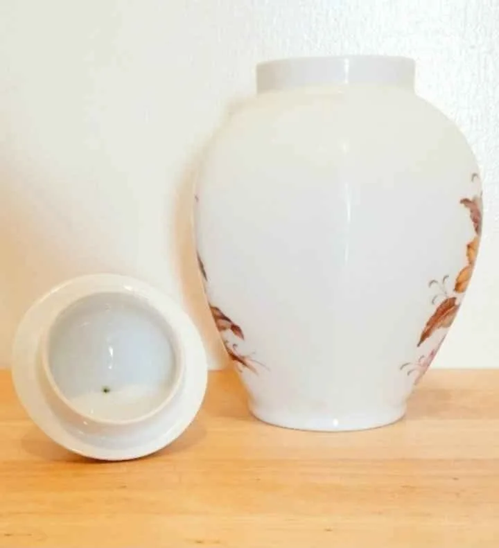 Vtg.West German Kaiser Arlette Porcelain Vase image indicator(2)
