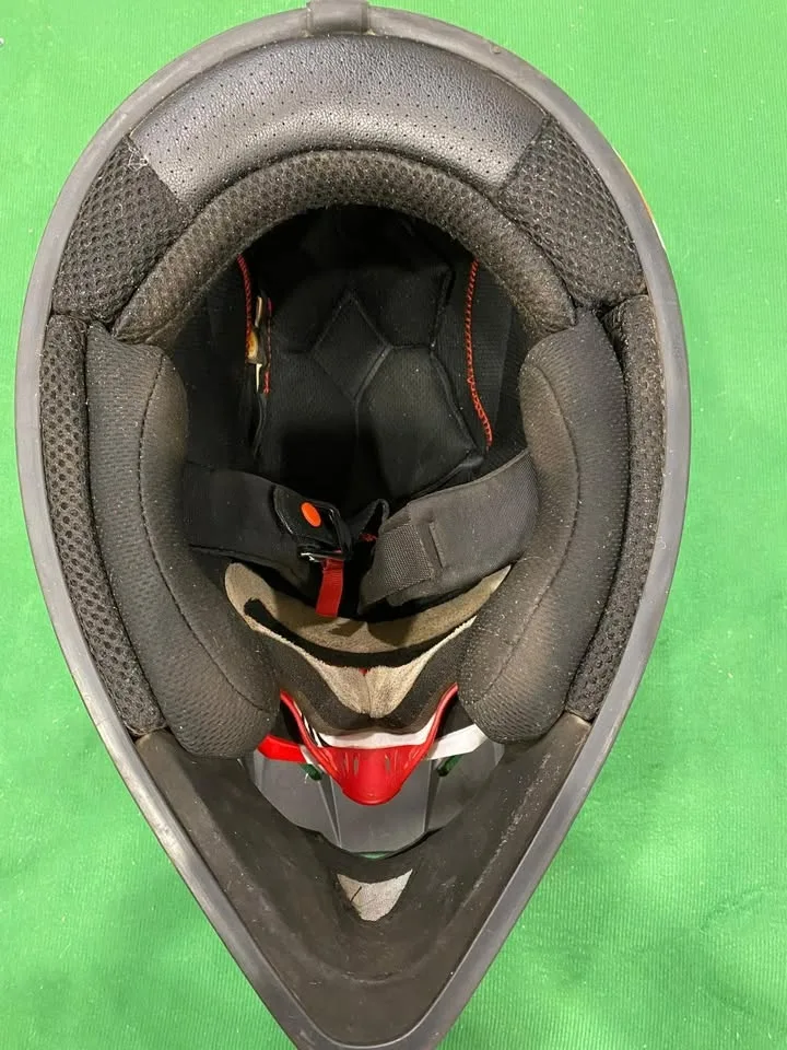 Bell Motocross Helmet + Goggles - Size M - Great Deal! image indicator(5)